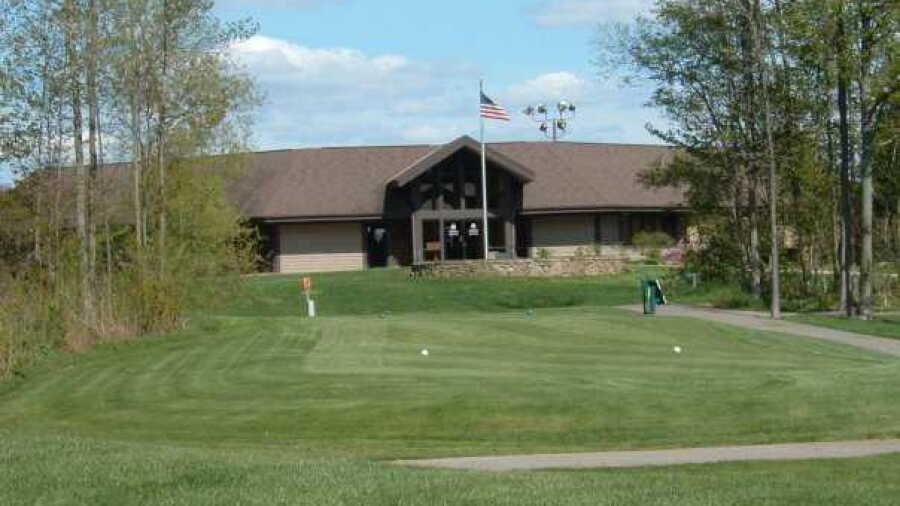 Oakhaven GC: clubhouse & #16