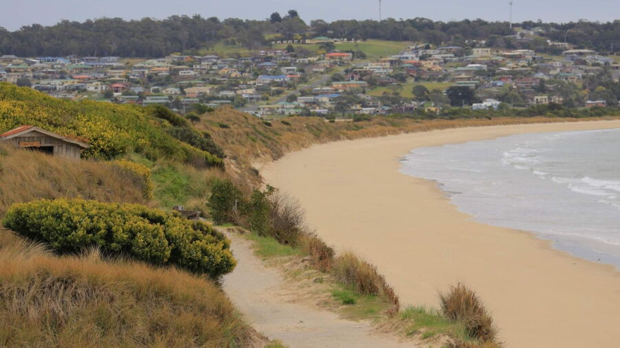 Barnbougle Dunes: coast near 5th tee