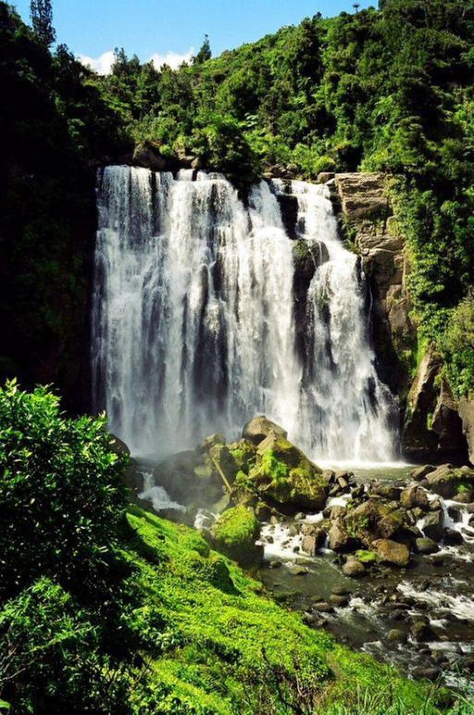 Marakopa Waterfalls, near Waitomo (Photo submitted by DYakimec on 08/29/2018)