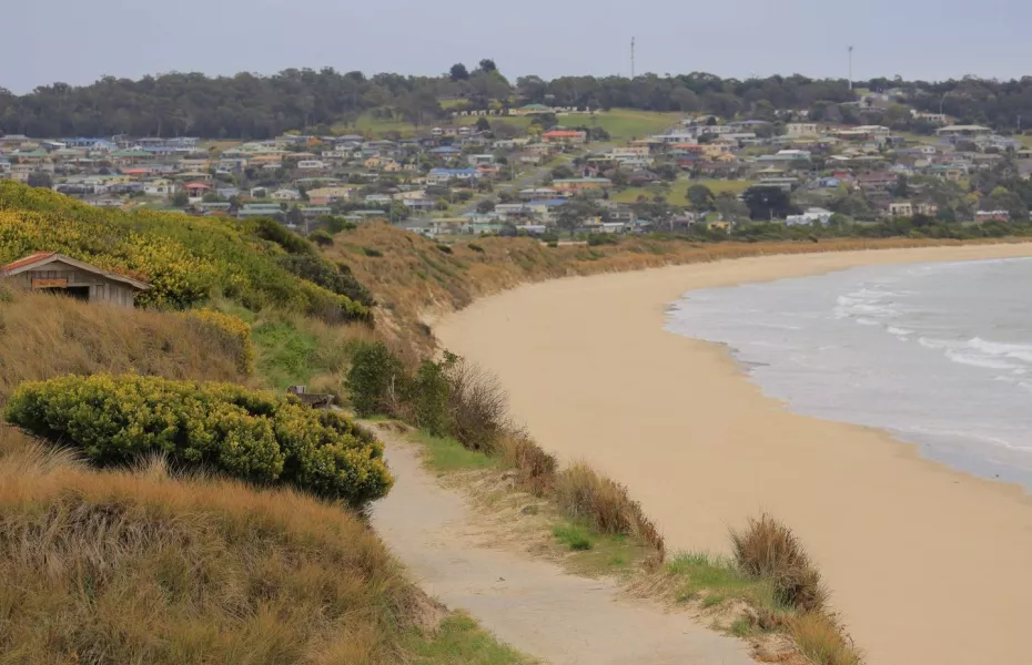 Barnbougle Dunes: coast near 5th tee