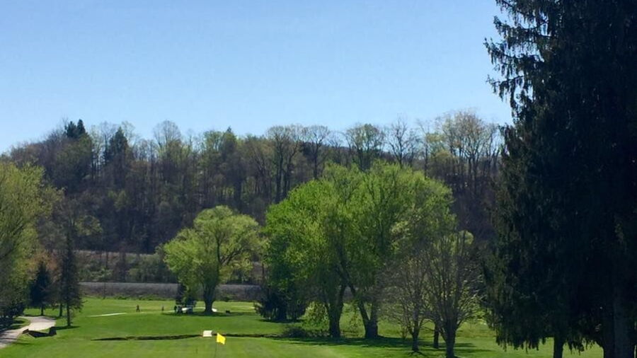 Sistersville CC