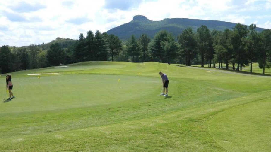 Pilot Knob Park GC: putting green