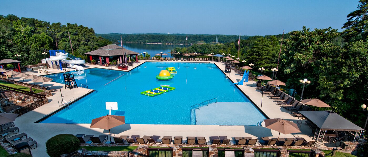 NorthRiver Yacht Club Pool