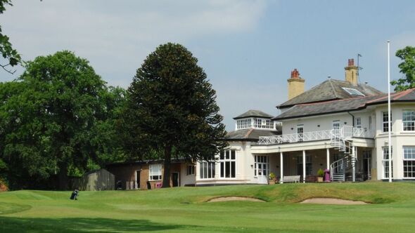 Upton by Chester GC: #18 & Clubhouse