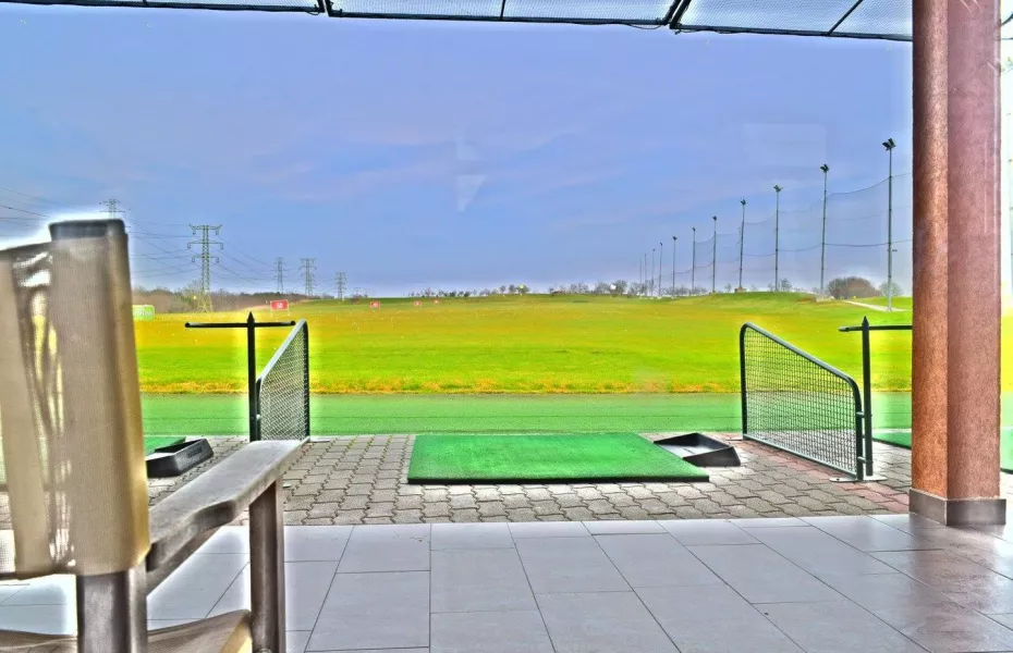 Budapest Highland GC: Driving range