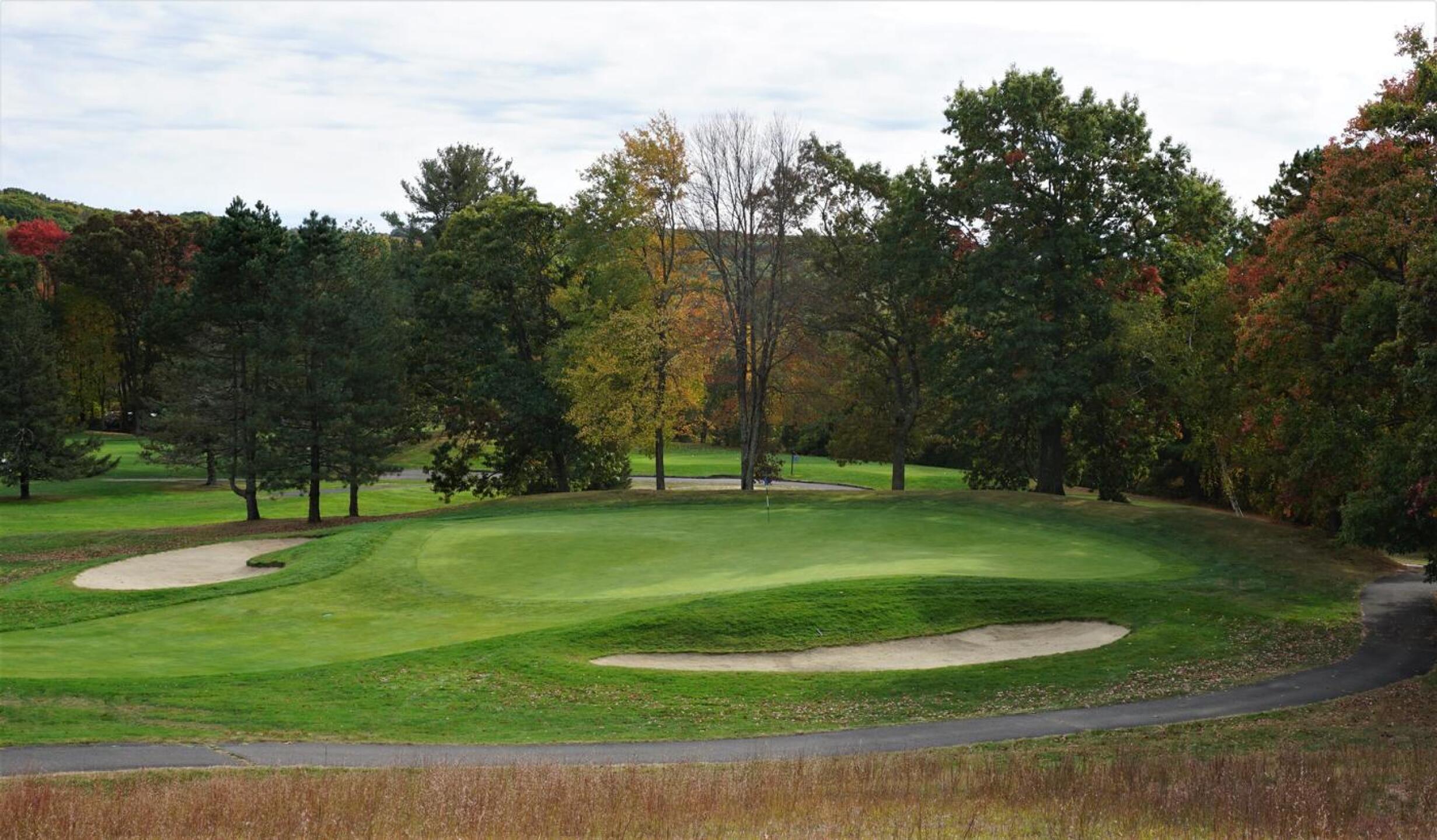 Hole four: The par-3’s at Pequabuck set a virtually matchless standard for Connecticut public-access courses. (Photo submitted by AptlyLinked on 10/20/2020)