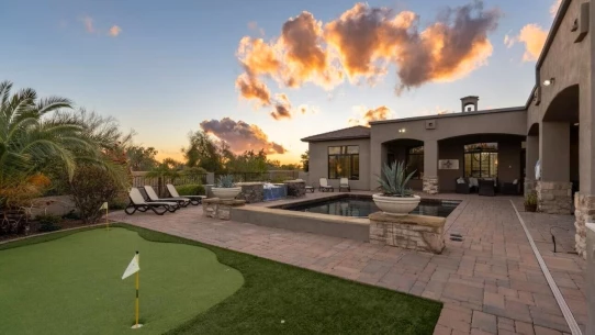 putting green - Vrbo rental