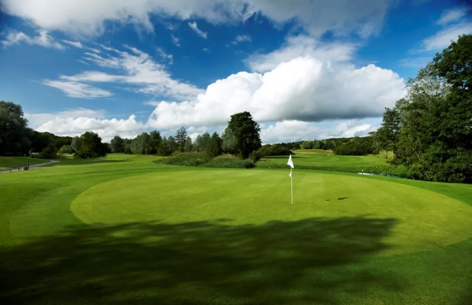 6th hole and stream at Benton Hall Golf Club