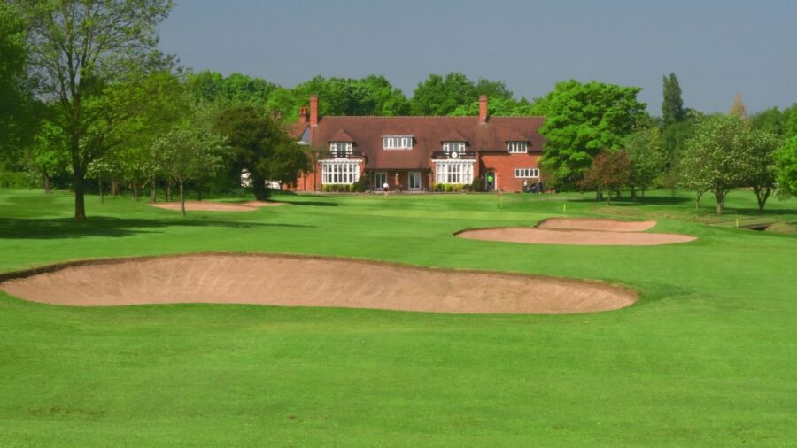 Moseley GC: Clubhouse & #18
