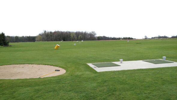 Eastwin Valley GC: Driving range