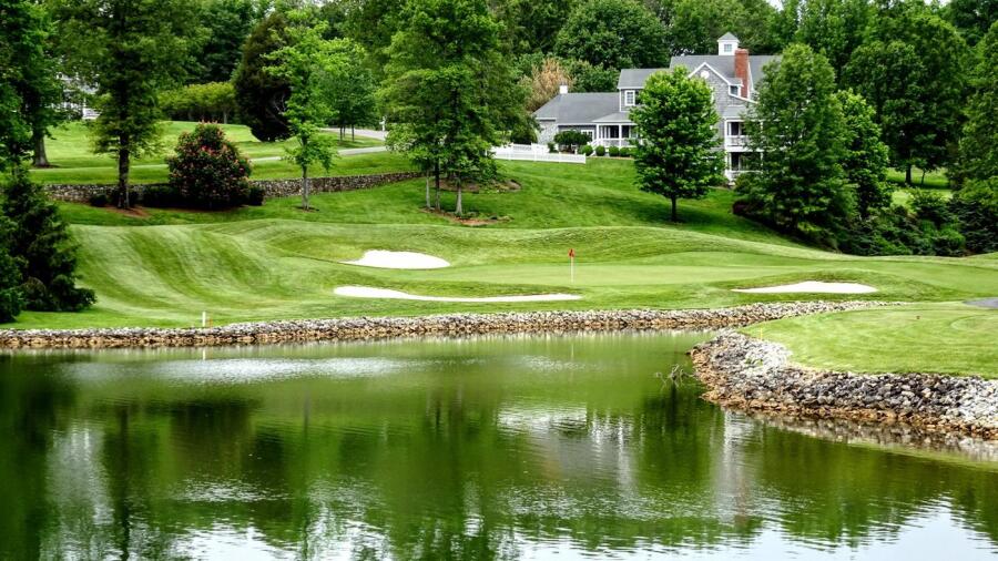 Waters Edge Country Club