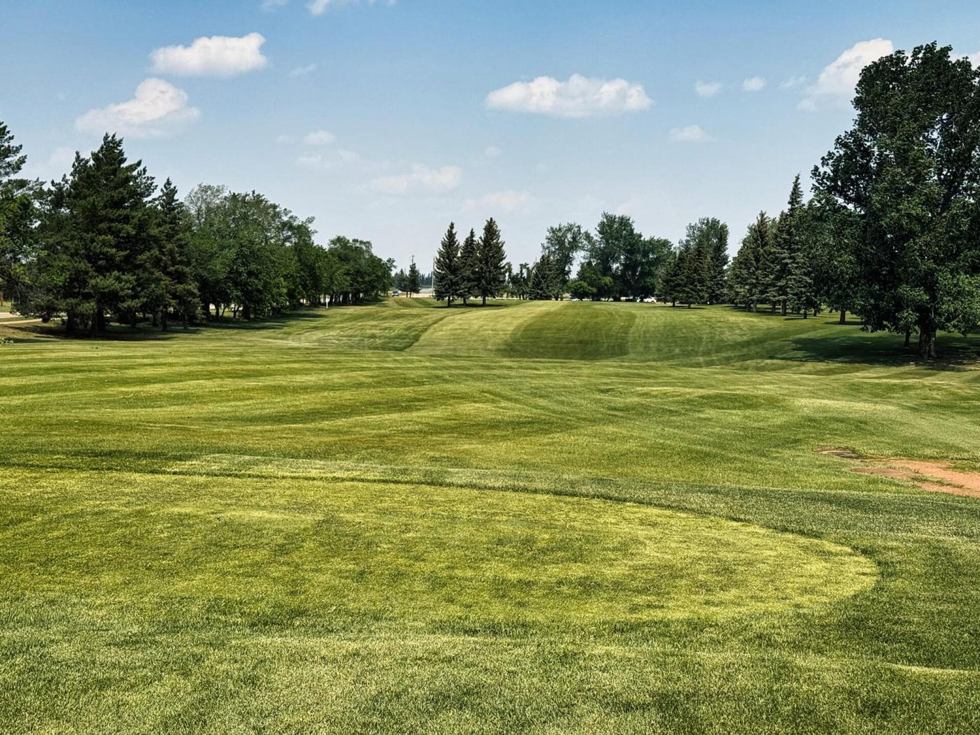 Sedgewick GC, Hole 9, Par 4, 351 yds (Photo submitted by DYakimec on 06/14/2025)
