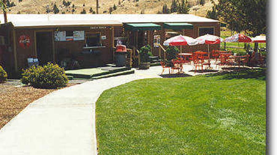 Kah-Nee-Ta Clubhouse