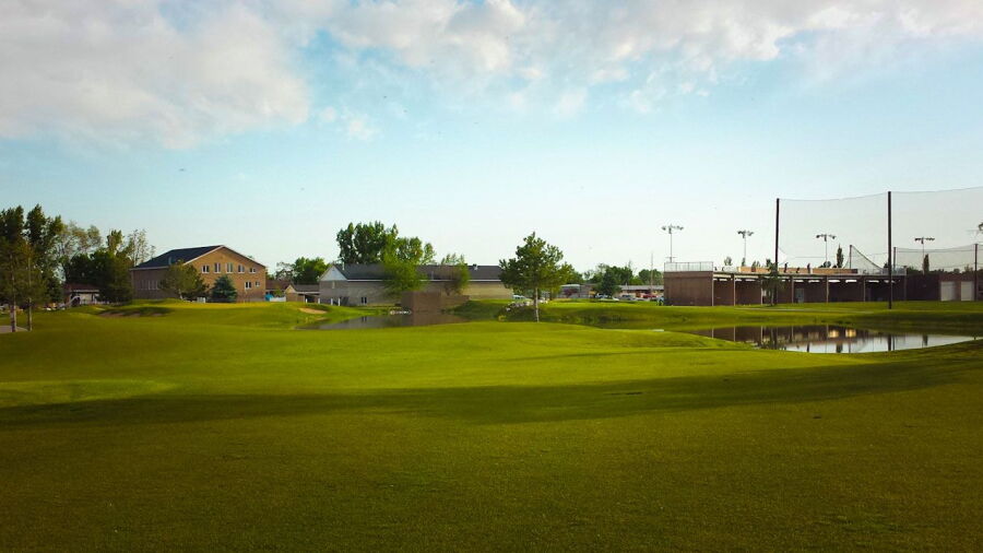 Mulligans Creekside Golf Center