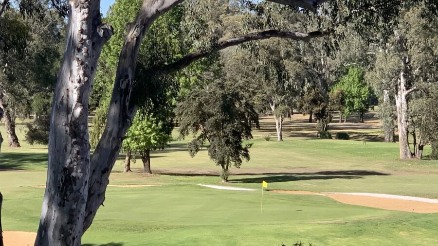 Corowa Golf Club - 1-18 Course: #18