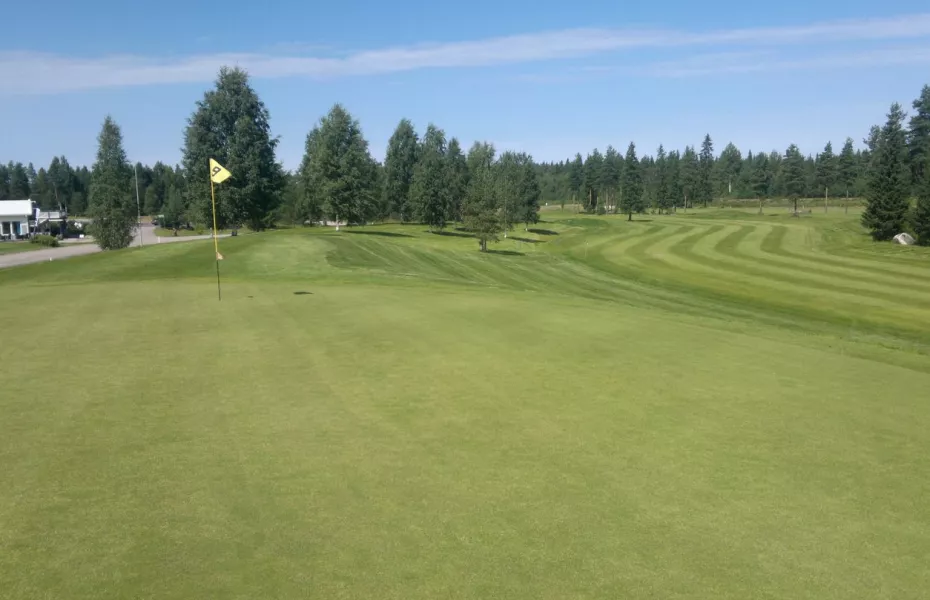 Nivalan Seudun Golf: #9