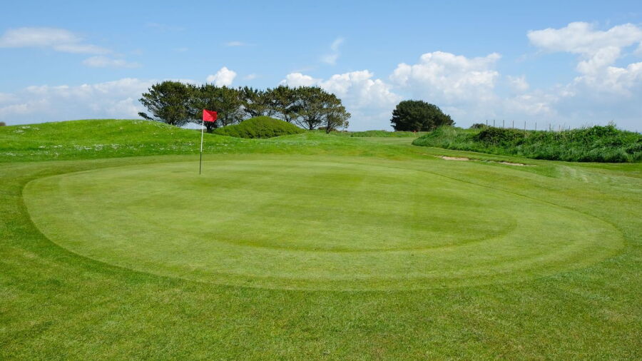 Mawgan Porth GC: #1