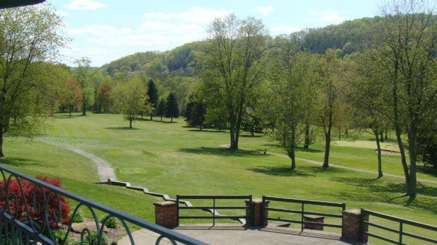 River Forest CC: Clubhouse