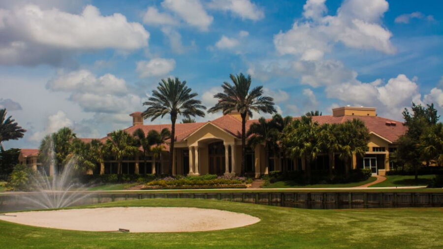 Colonial CC: Clubhouse