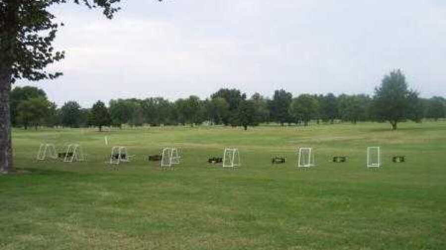 Crestwood CC: Driving range