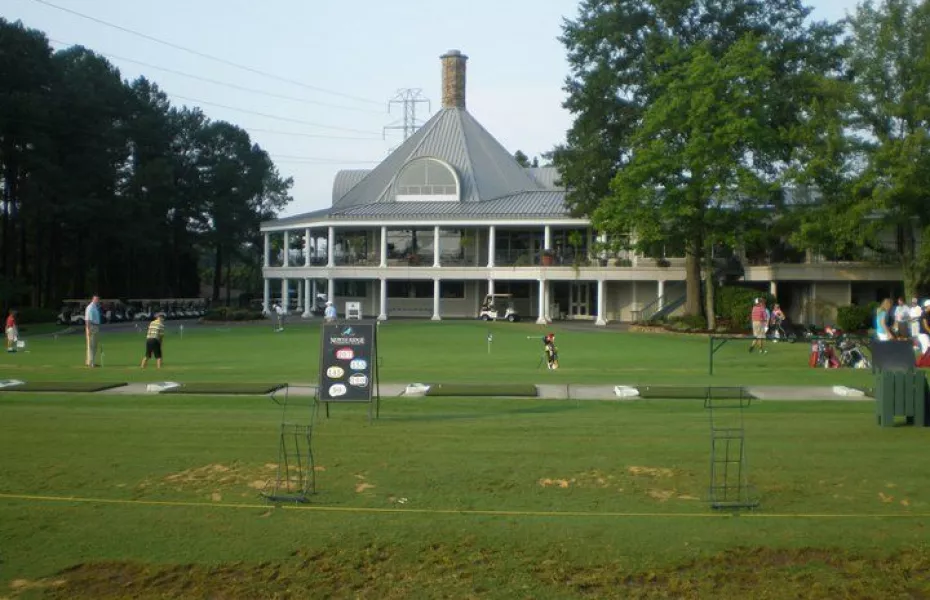North Ridge CC: Practice area & clubhouse