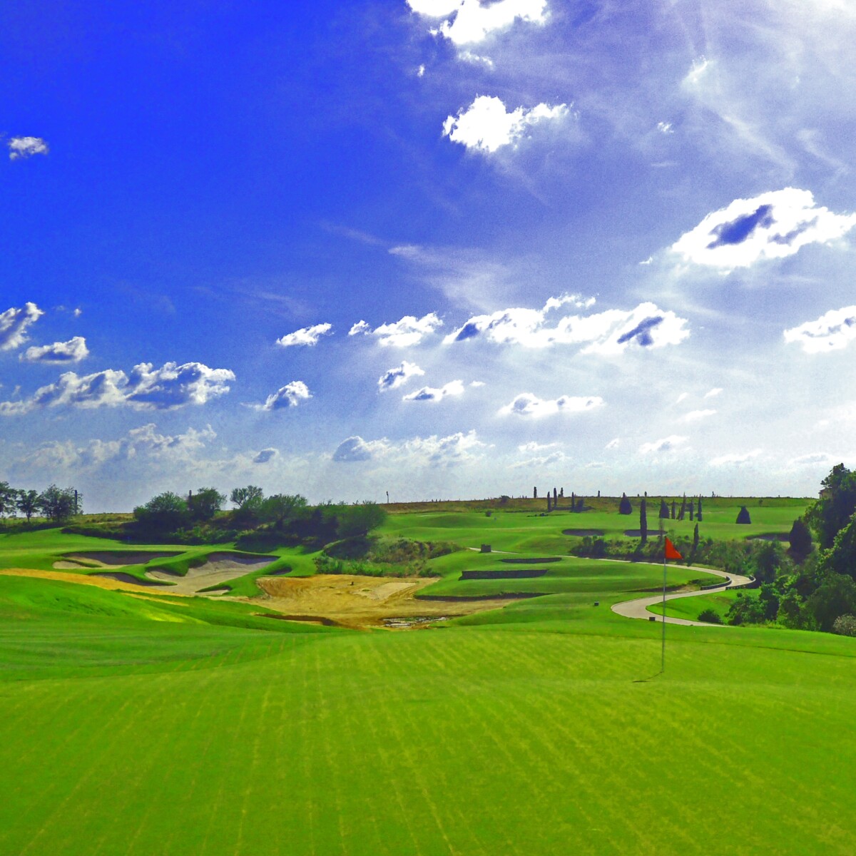 With vineyards and lakes, Bella Collina gives off Italian vibe