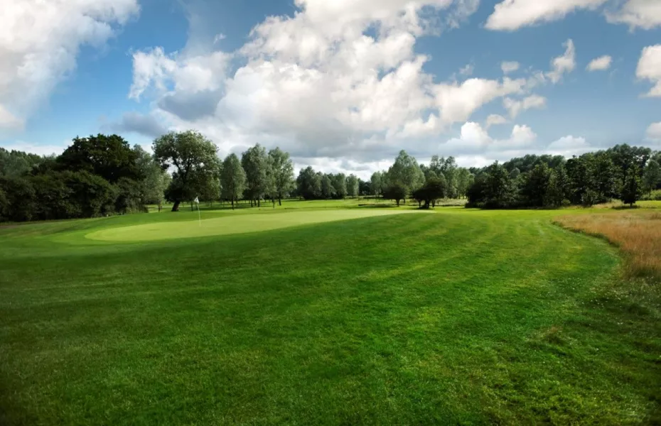 15th green at Benton Hall Golf Club