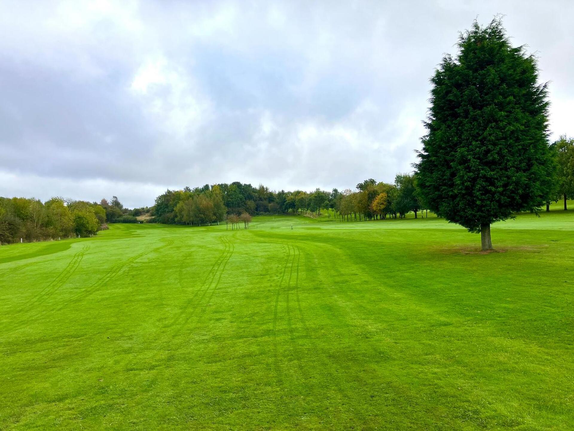 Looking back down the 8th fairway with the 7th fairway to the right. (Photo submitted by SoYo70 on 10/08/2024)