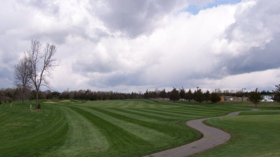 Loyalist CC: 1st tee