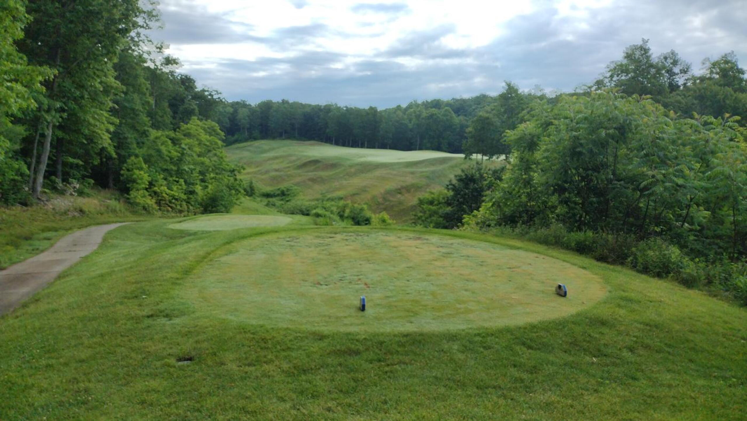 Hole 8 tee box (Photo submitted by Heelsideguy on 10/13/2022)