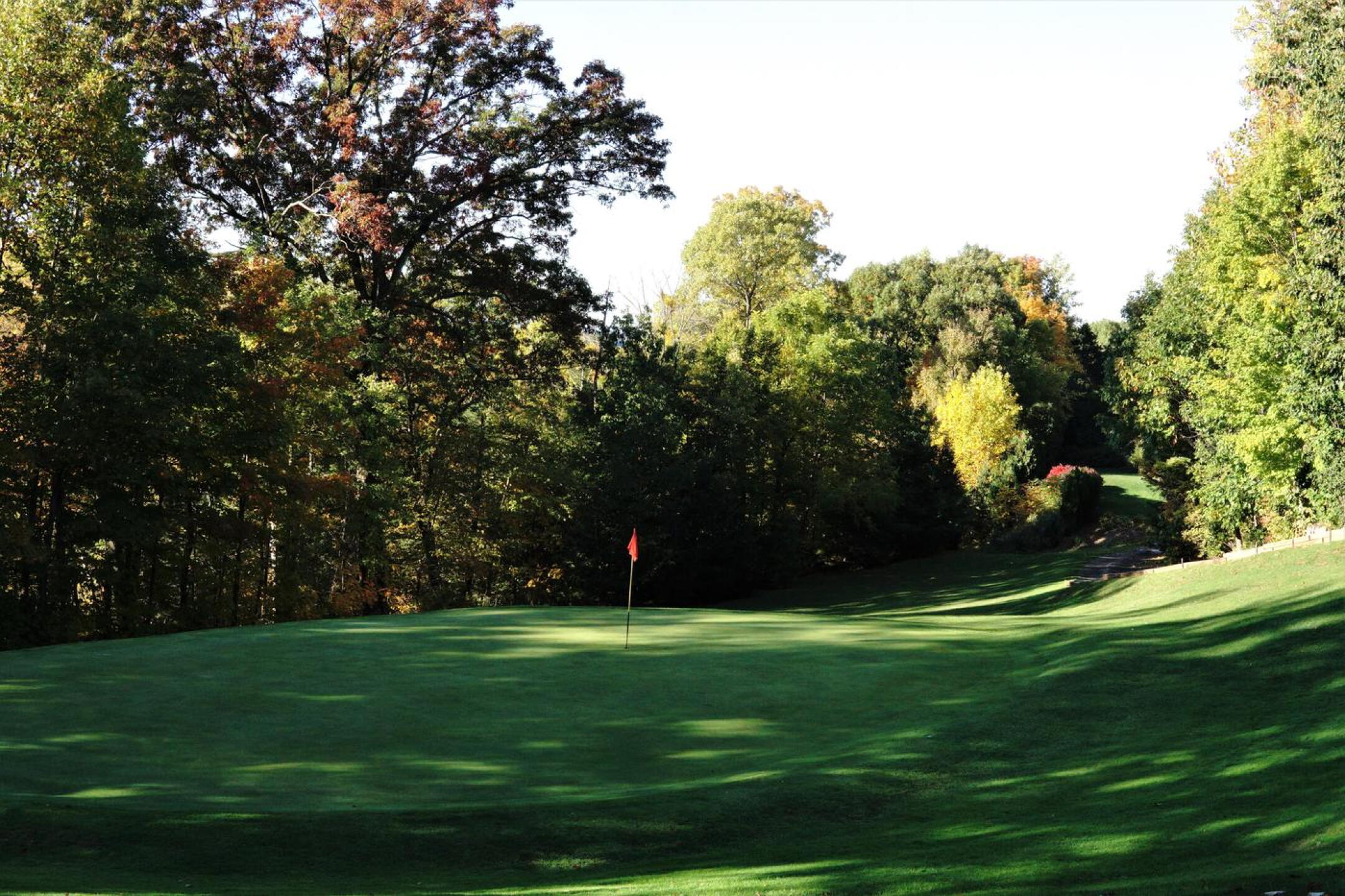 A short but tough uphill par-3, this is the ninth in the late afternoon shadows. (Photo submitted by AptlyLinked on 10/20/2022)