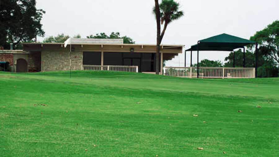 Willow Springs GC: clubhouse