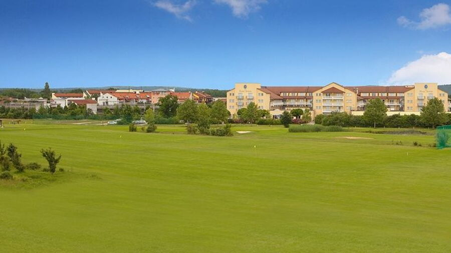 MARC AUREL GR: driving range