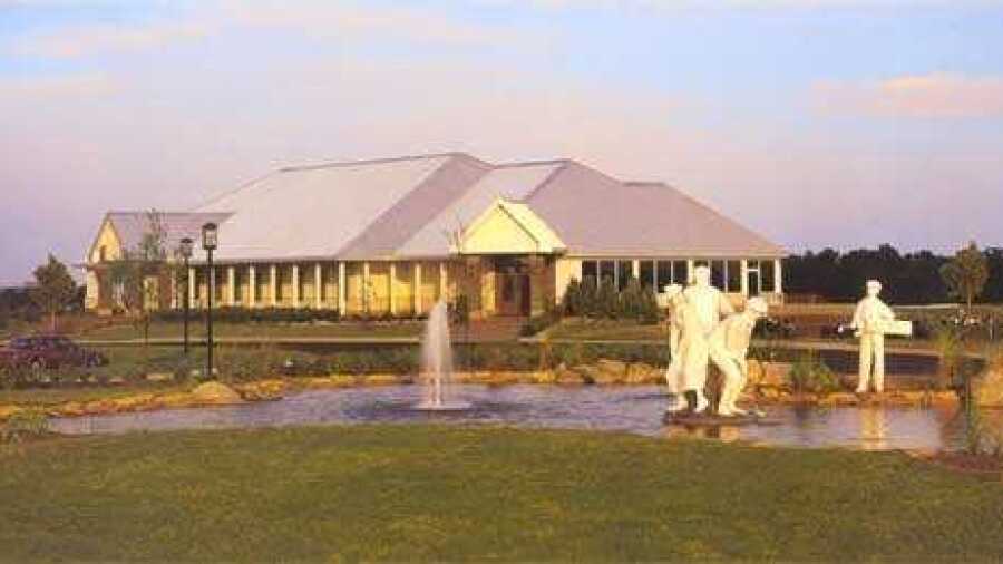 Heartland Crossing Golf Links: Clubhouse