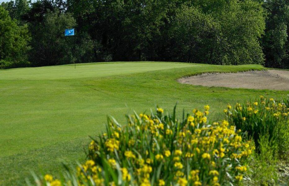 Crane's Landing at the Lincolnshire Marriott Resort in Lincolnshire