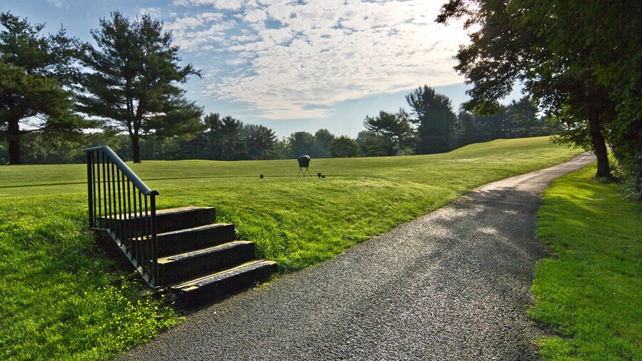 Deerfield golf course in Newark, Delaware - hole 8