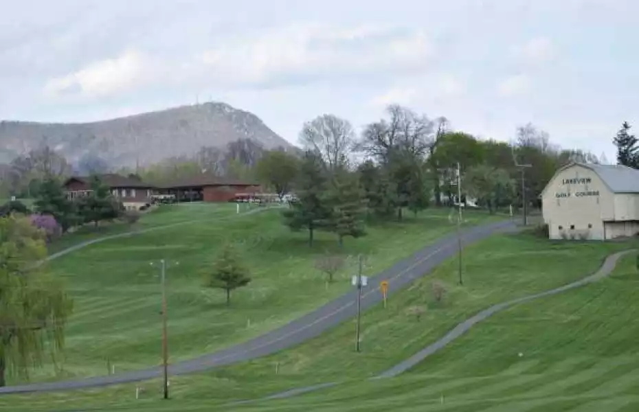 Lakeview GC: Clubhouse