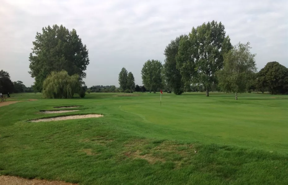 Laleham GC: 18th green
