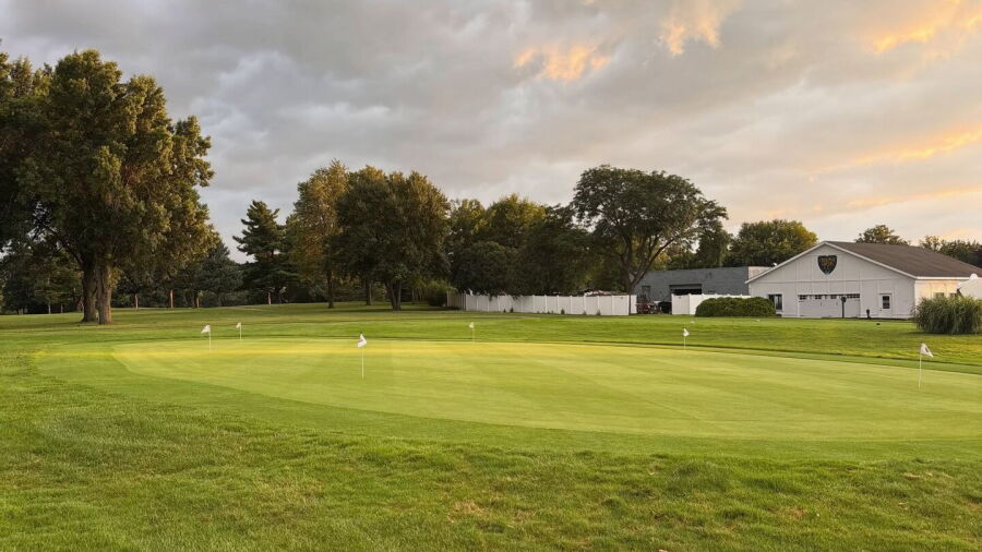 Carriage Greens CC: Practice area
