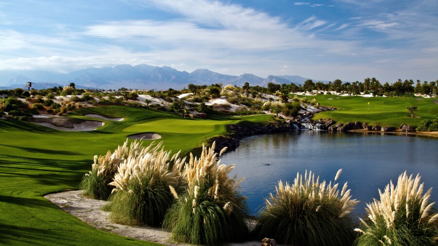 Bali Hai Golf Club in Las Vegas - 6th tee