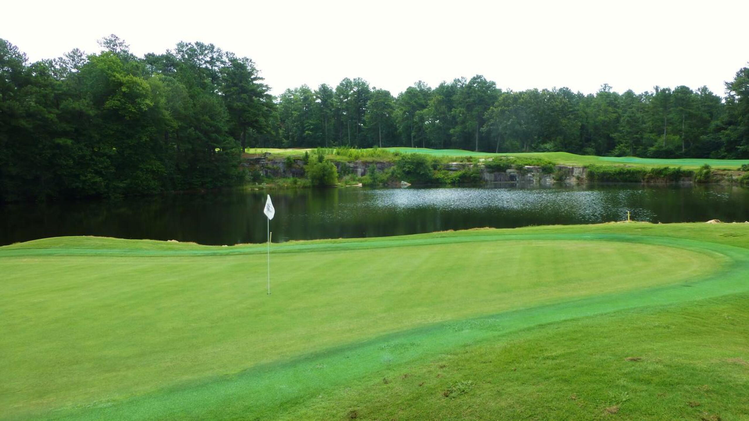 Fun par 4 dogleg! (Back 9) (Photo submitted by imwilson2u on 07/09/2015)