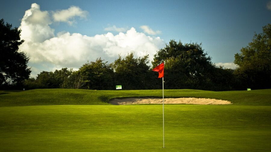 Ravenmeadow Golf Centre - 7th Green