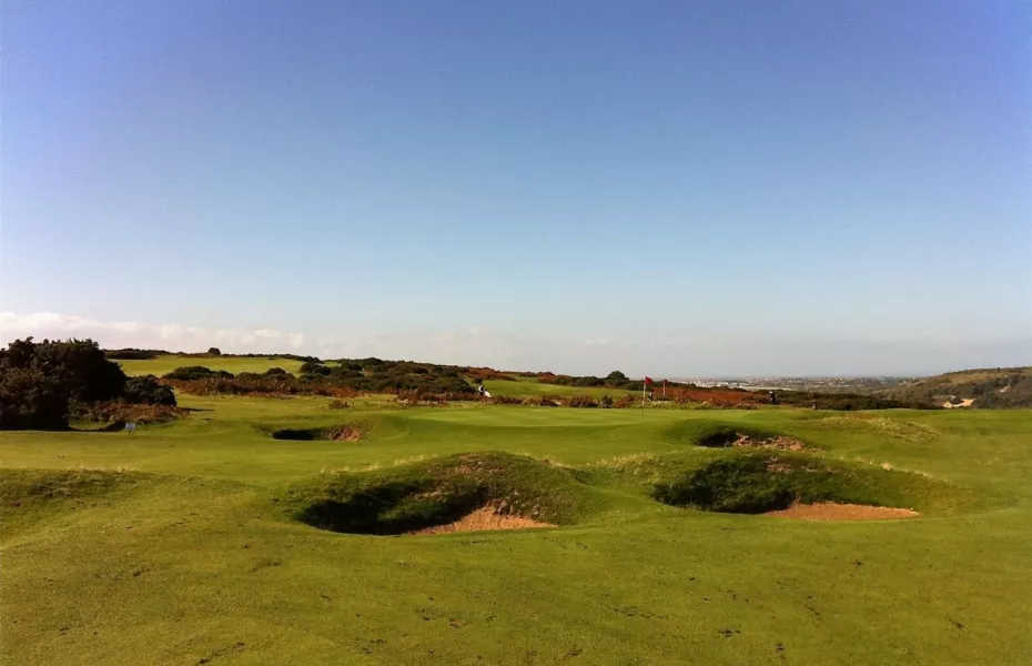 The par-4 15th hole at Southerndown GC