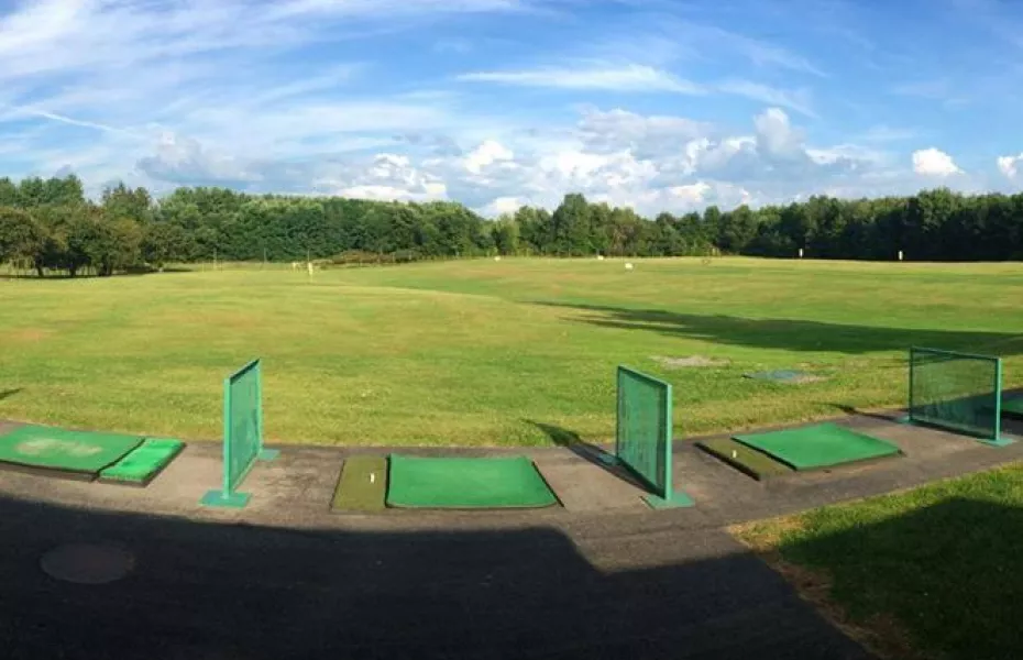 Delta Knolls Golf Center: Driving range
