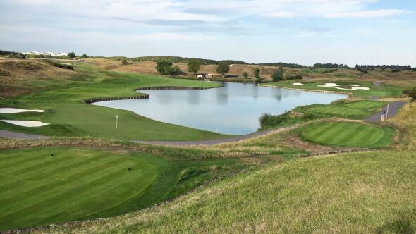 Le Golf National - Albatros Course - holes 1 and 2