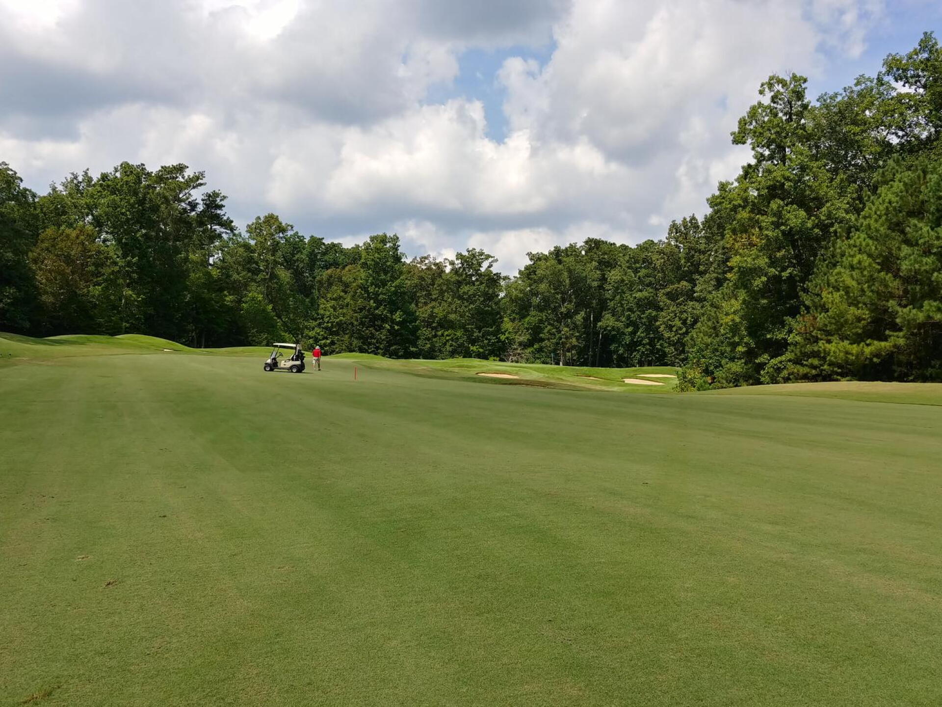 #8 green from fairway about 150 out (Photo submitted by Bombtech6316 on 09/18/2018)