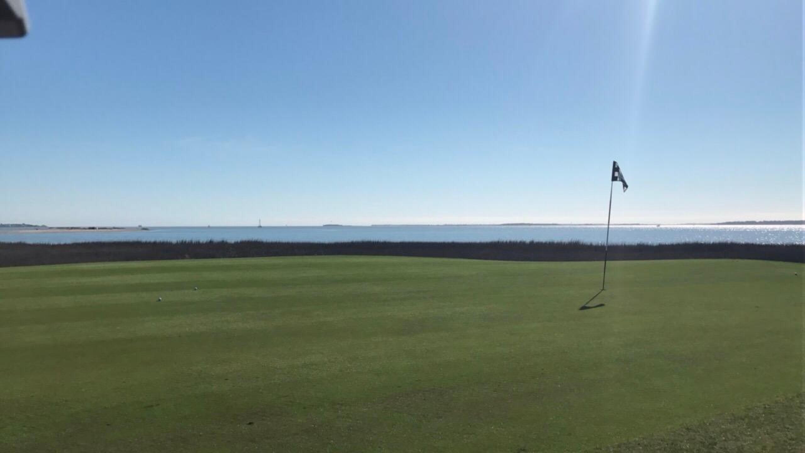 17th Green (Photo submitted by blamertroy on 02/02/2017)