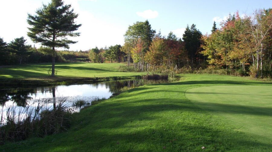 Uniacke Pines GC: #9 fairway