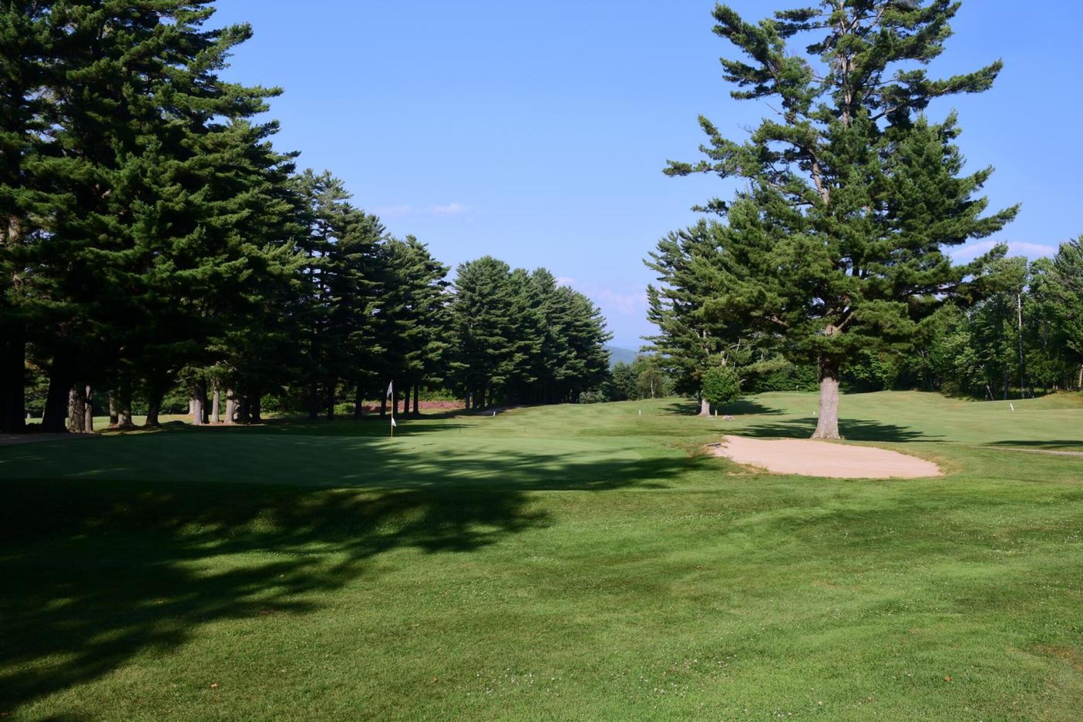 Short but tight, the seventh is no easy par, yet it ranks as the 15 handicap index, which tells you something about Maplewood’s difficulty. (Photo submitted by AptlyLinked on 07/22/2025)