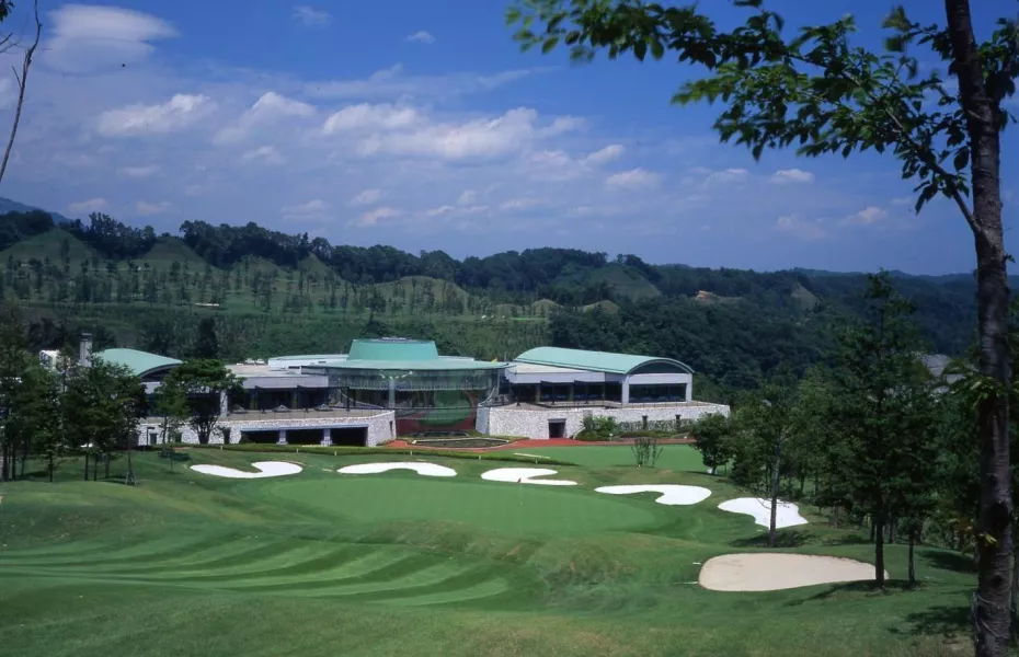 JGM Thoroughbred GC - Oaks